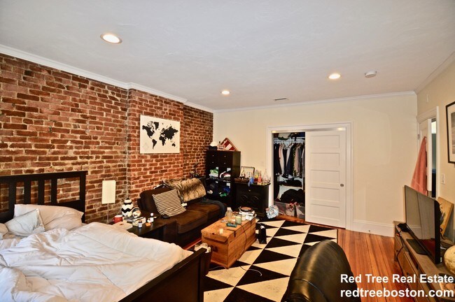 Foto del edificio - 1616 Beacon St