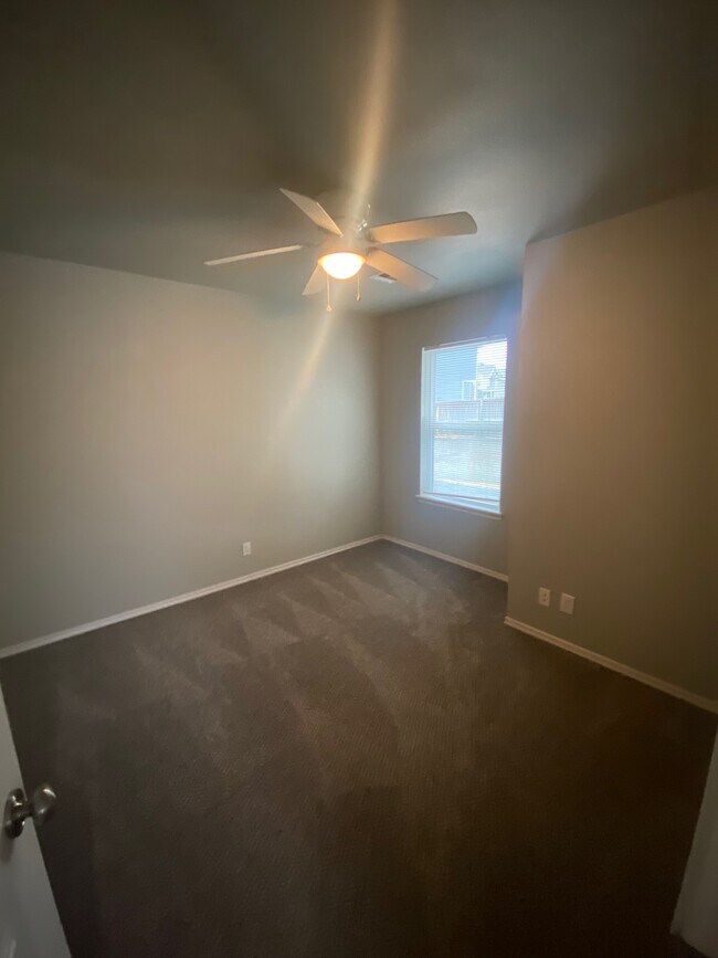 Foto del edificio - 955 Hamilton Fls