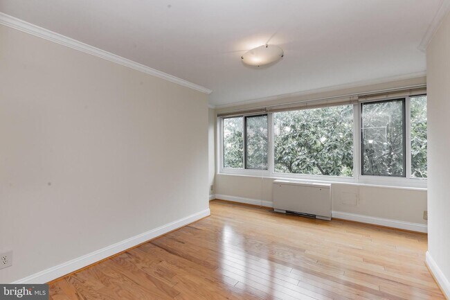 Building Photo - 1330 New Hampshire Ave NW