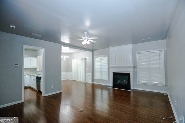 Building Photo - 2388 Fairlie Dr