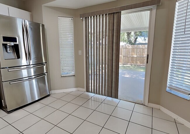 Foto del edificio - 8323 Arabian Dunes Pl
