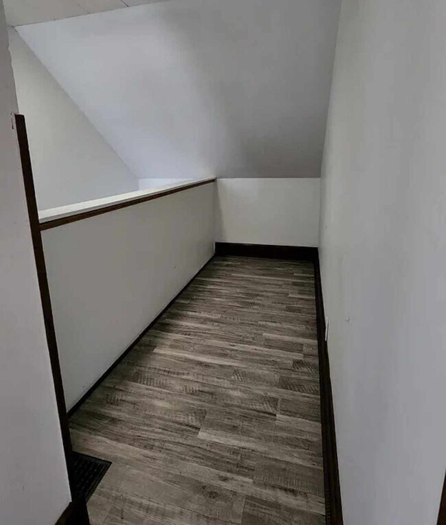 Un loft - 7114 27th Ave