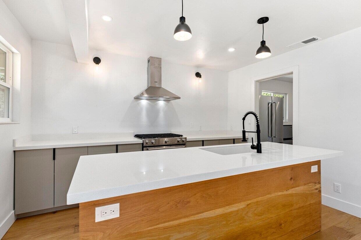Foto principal - 2860 Oak Ln