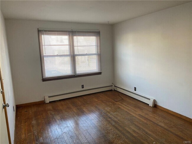 Building Photo - 309 Medford Rd