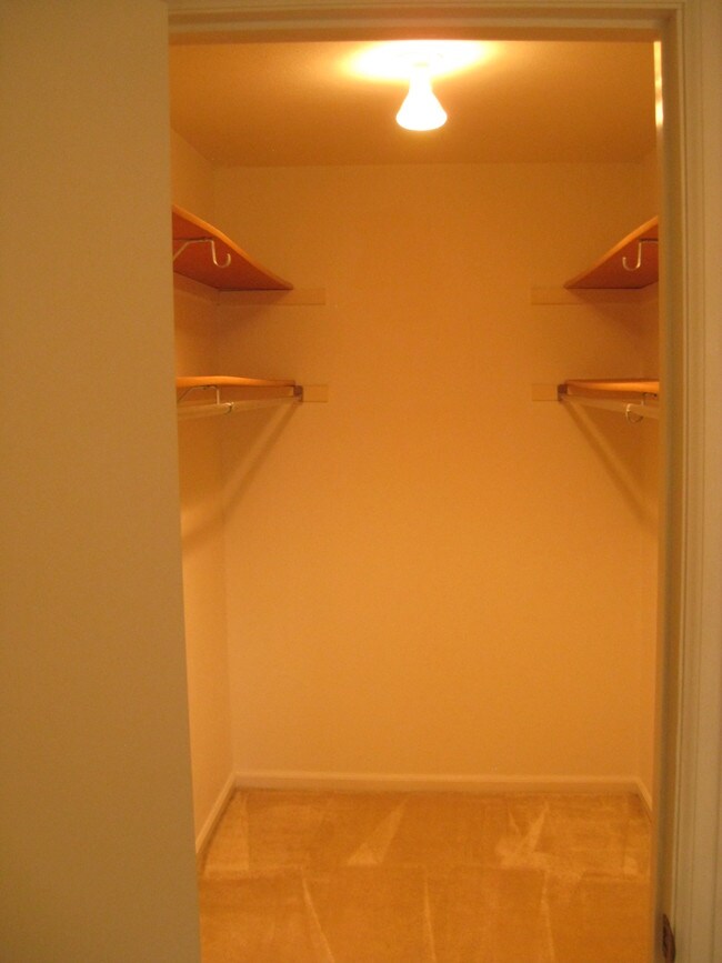 Foto del edificio - 5615 Kirkland Rd