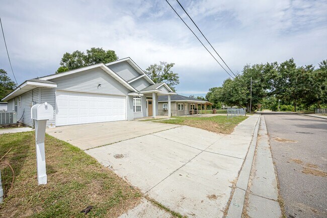 Foto del edificio - Completed Updated Home for Rent