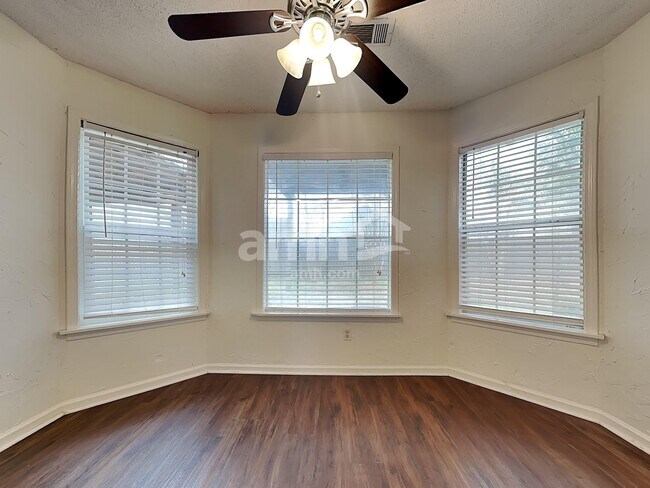 Foto del edificio - 245 Brookstone Cove