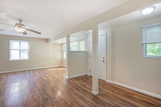 Foto del edificio - $1660 Contemporary remodeled 3-bedroom, 1-bath single-family ranch