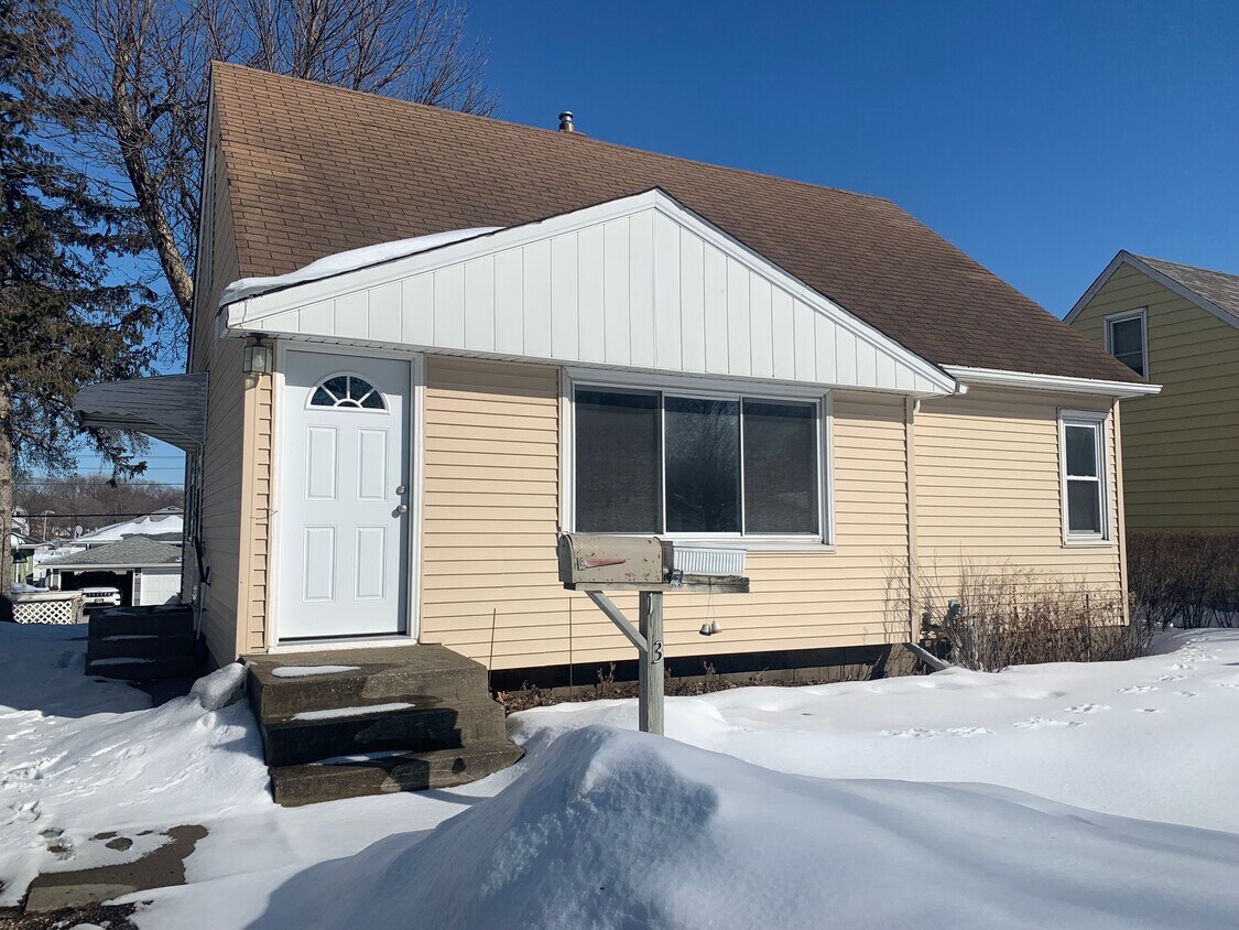 Foto principal - 133 22nd Ave S
