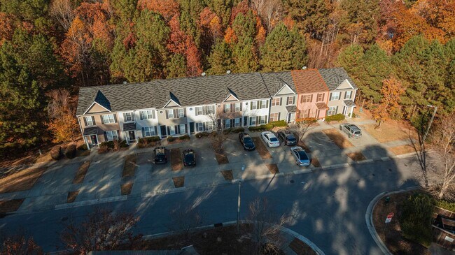 Building Photo - Great Location for this Beautiful 3 Bedroo...