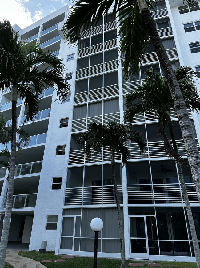 Foto del edificio - 2731 NE 14th Street Causeway