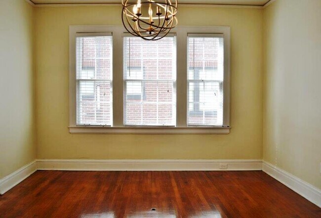 Comedor - 2321 Riverside Ave