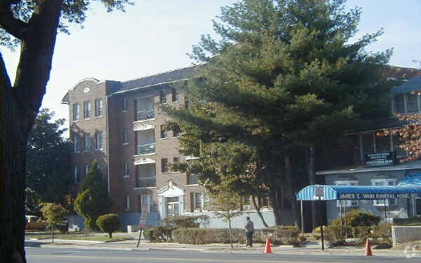 Building Photo - The Clayton