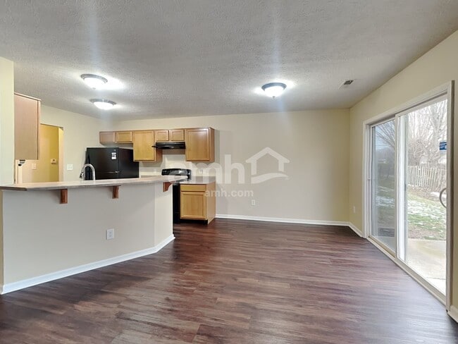 Building Photo - 7276 Burlat Ln