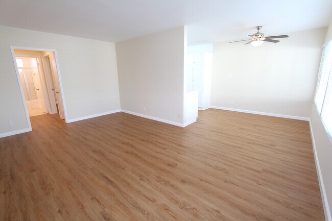 Foto del edificio - 4800 Woodley Ave
