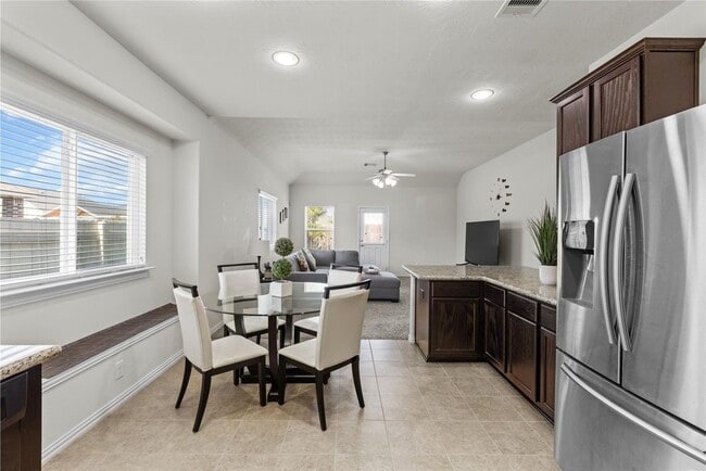 Building Photo - 24526 Forest Canopy Dr