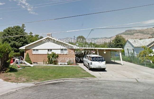 Foto del edificio - 3 Bedroom 2 Bath Ogden Duplex