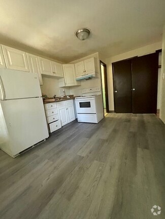 Building Photo - 35 Deerfield Ct