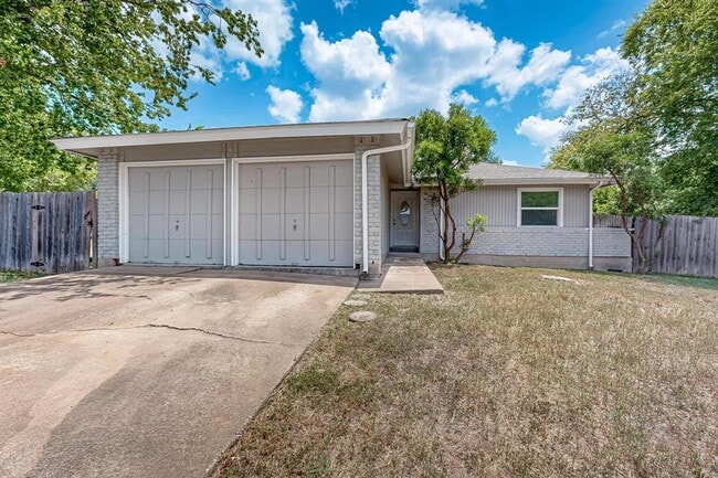 Foto del edificio - 7209 Shadywood Dr