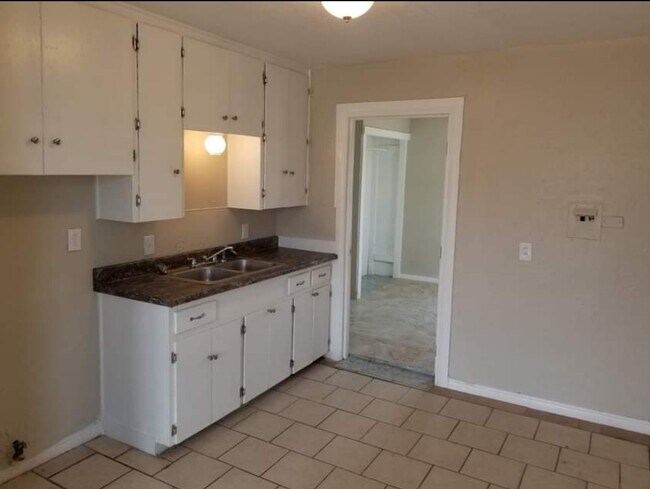 Foto del edificio - 1405 N Seminole St