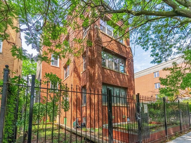 Foto del edificio - 7630 N Marshfield Ave