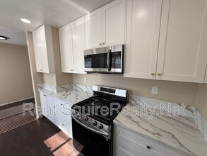 Building Photo - 256 Euclid Pl