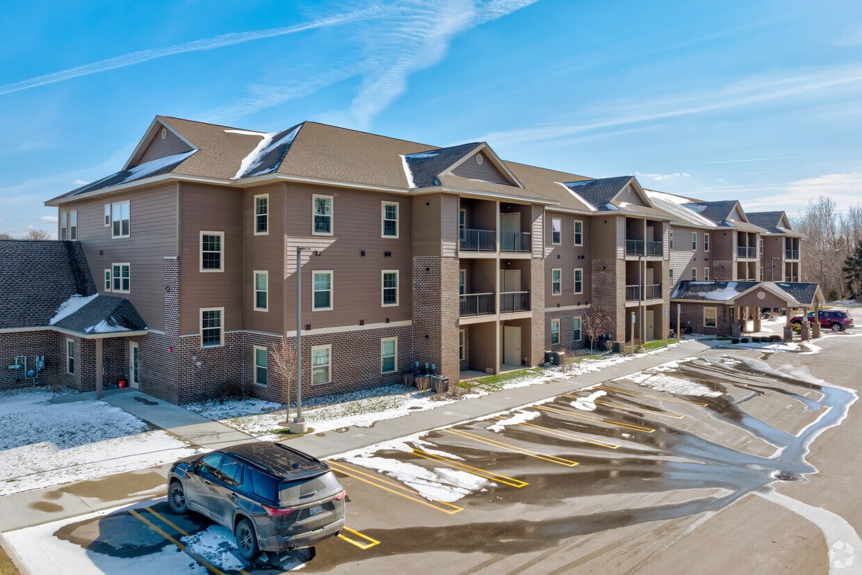 Ivy Terrace Apartments in Lapeer, MI