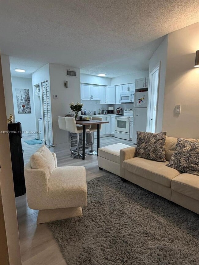 Foto del edificio - 5055 NW 7th St