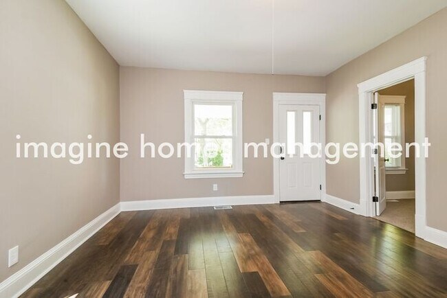 Building Photo - 2019 Dowd Avenue