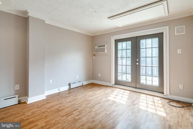 Building Photo - 2553 Salmon St