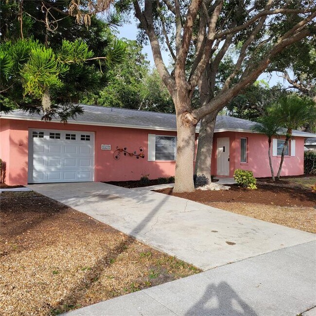 Foto del edificio - 2831 Mayflower St