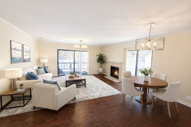 LR - 101 Pine Forest Dr