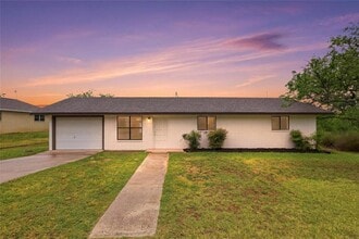 Building Photo - 1841 Twin Oaks