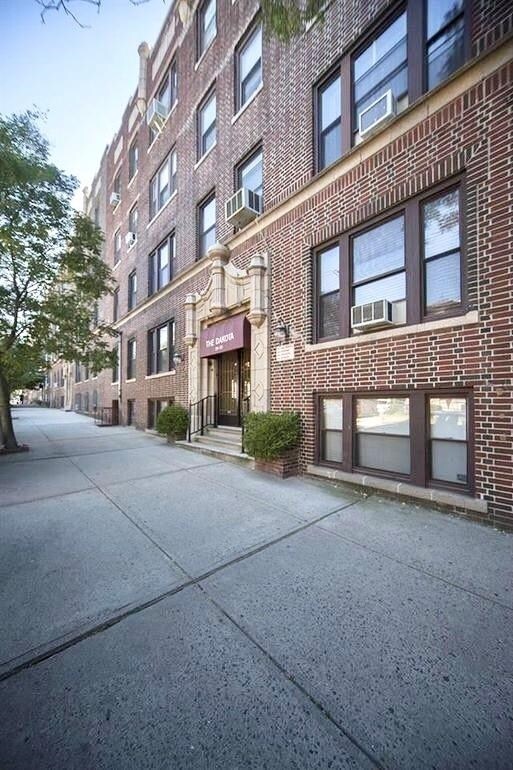 Foto del edificio - 29-33-33 51st St