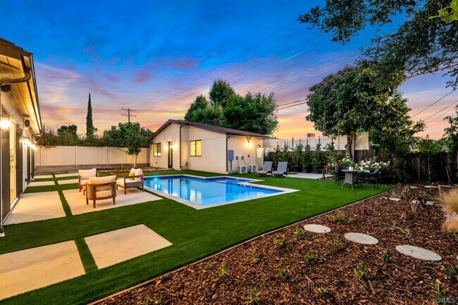 Foto del edificio - 4801 Abbeyville Ave