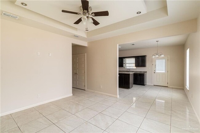 Building Photo - 15 Upas Dr