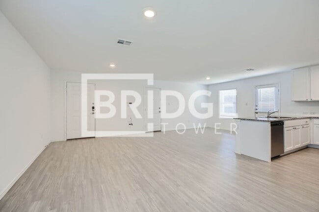 Building Photo - 13835 Llama Pl