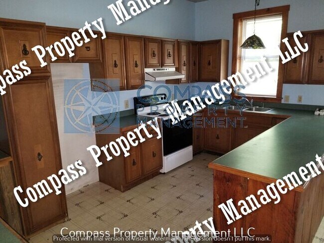 Building Photo - $1,375 - 2 Bed, 1.5 Bath Single Family Hom...