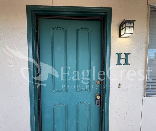 Building Photo - 17/19 S. Roosevelt