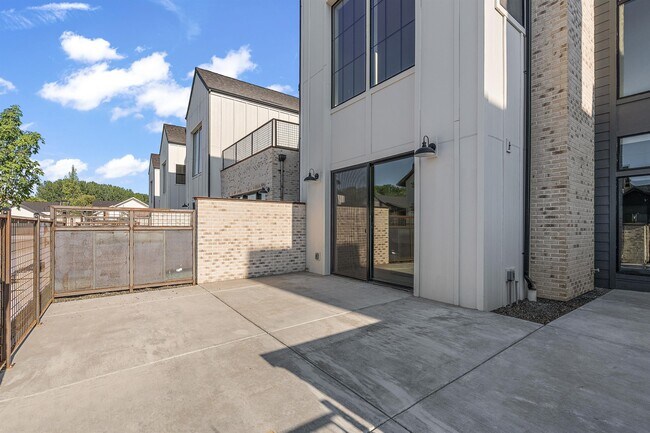 Foto del edificio - 2460 W Iron Coop St