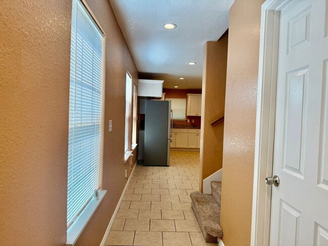 Foto del edificio - 3107 W Travis St