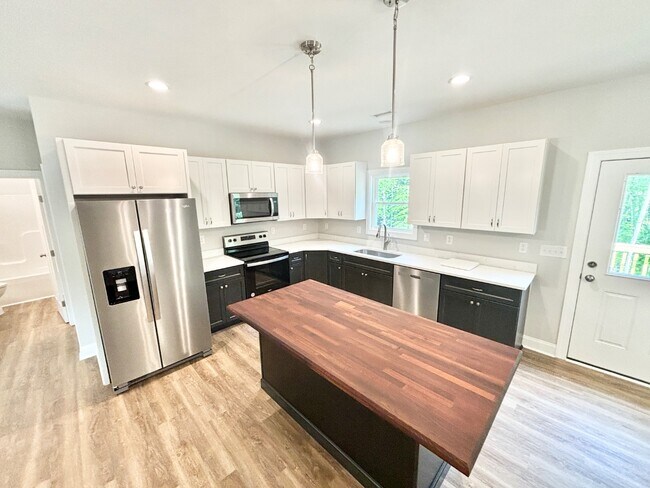 Foto del edificio - 411 Pleasant Hill Rd