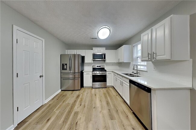 Building Photo - 293 Topaz Dr