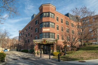 Building Photo - 150 Chestnut Hill Ave