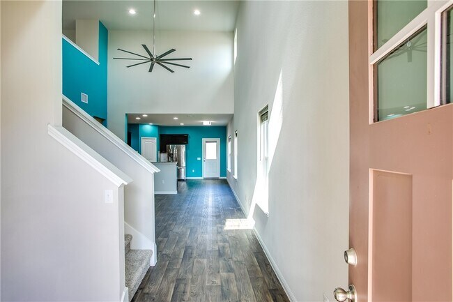 Foto del edificio - 605 Callahan Ln