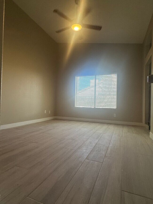 Foto del edificio - Singel story home, 3br, 2bth, 2cg.