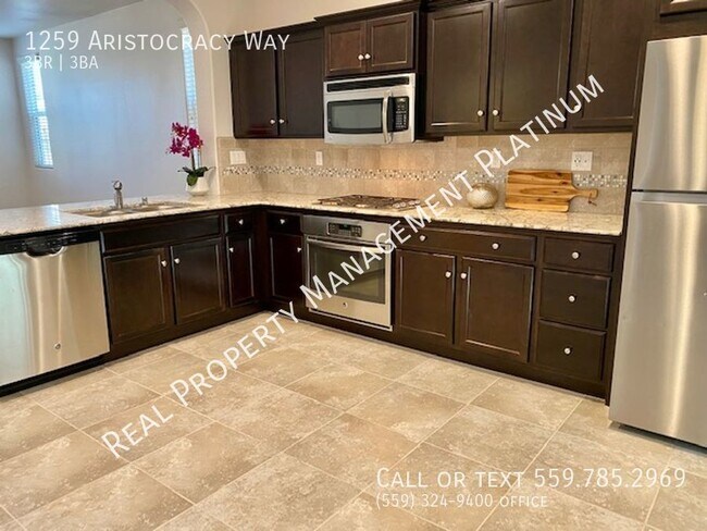 Building Photo - $2,100 DeWolf & Barstow, 3 Bedroom Home w/...