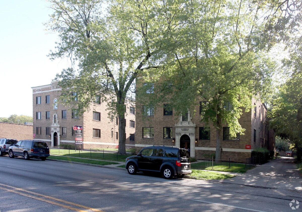 Primary Photo - College Court Condominiums