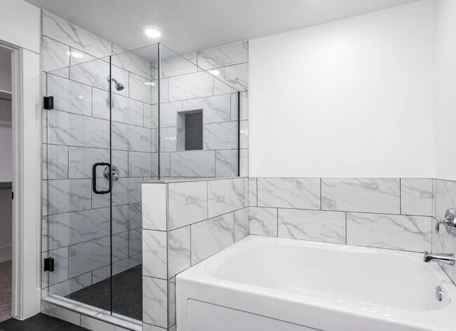 Foto del edificio - Stunning 3 Bedroom, 2.5 Bathroom in Beautiful Desert Color Community