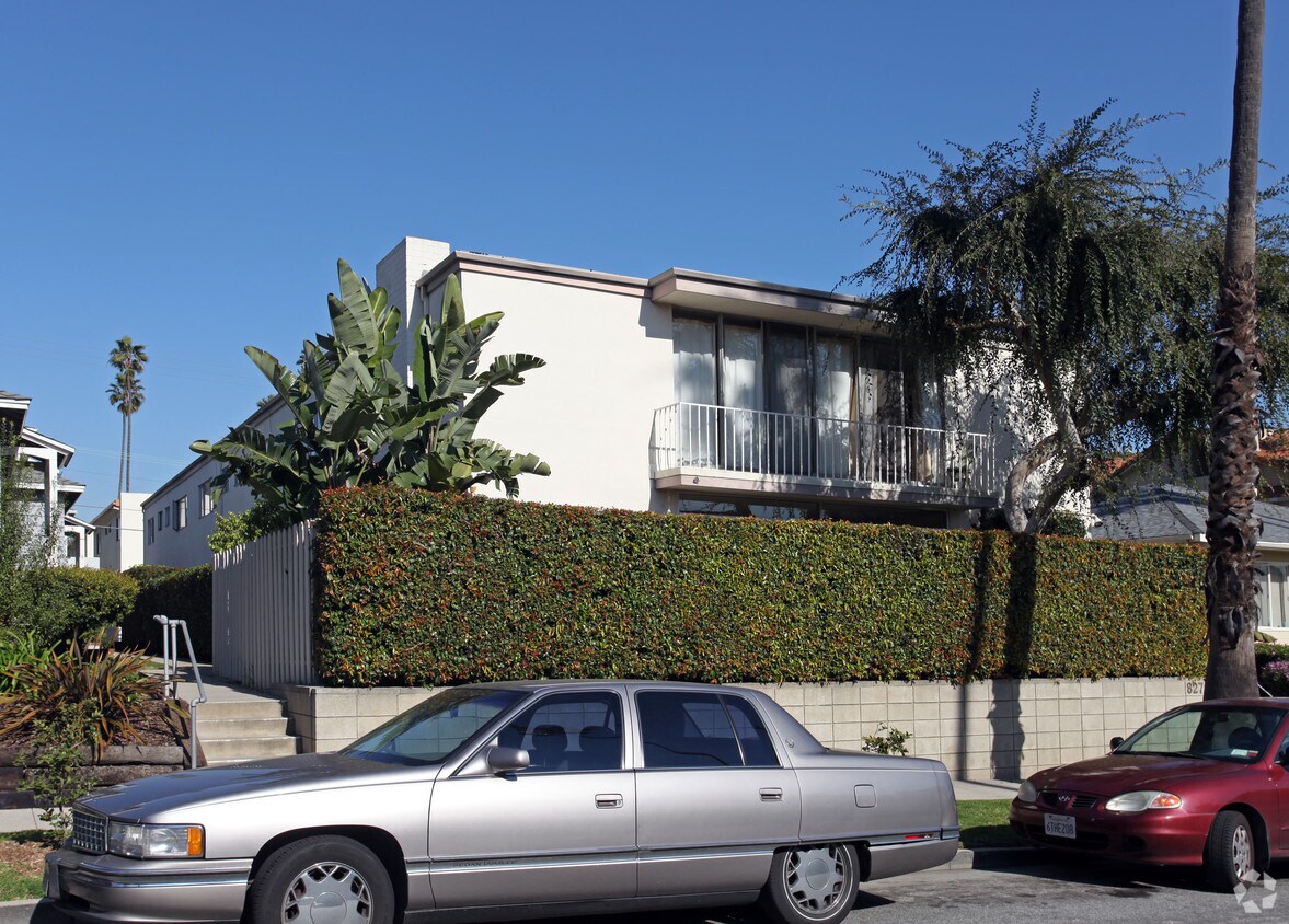 Building Photo - 827 18th St